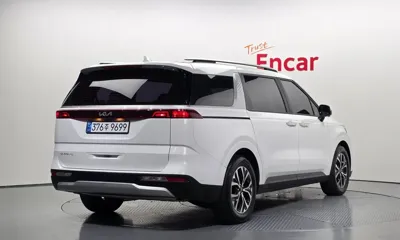 Kia Canival 2023, 79349 км, за 15960.92 USD