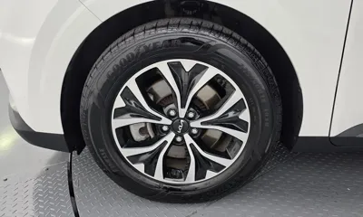 Kia Canival 2023, 79349 км, за 15960.92 USD