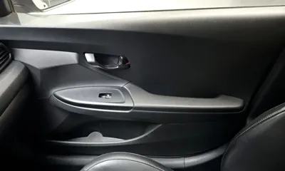 Hyundai Veloster 2021, 113727 км, за 12026.26 USD - фото 25