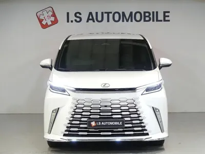 Lexus LM 2025, 16150 км, за 123070.86 USD