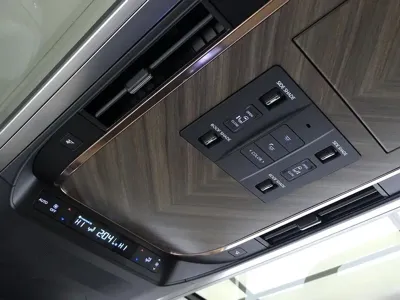 Lexus LM 2025, 16150 км, за 123070.86 USD - фото 16