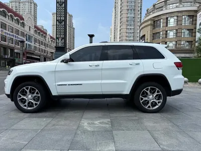 Jeep Grand Cherokee (Import) 2022, 68000 км, за 26309.08 USD