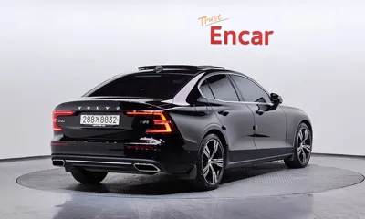 Volvo S60 2020, 72664 км, за 16880.78 USD