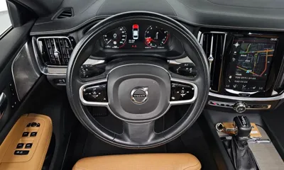 Volvo S60 2020, 72664 км, за 16880.78 USD - фото 13