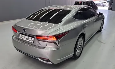 Lexus LS 2018, 57596 км, за 31442.83 USD