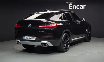 BMW X4 2025, 7710 км, за 42011.29 USD