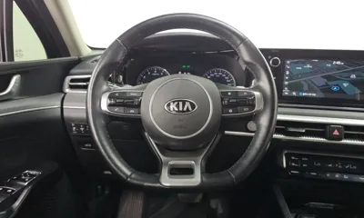 Kia K5 2020, 63749 км, за 10174.61 USD - фото 11