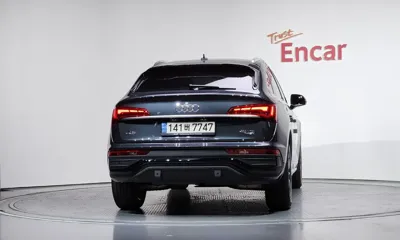 Audi Q5 2021, 56186 км, за 23767.65 USD