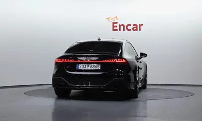 Audi RS7 2025, 9798 км, за 104629.05 USD
