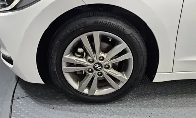 Hyundai Avante 2017, 53197 км, за 7752.45 USD
