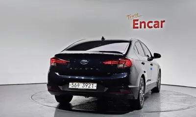 Hyundai Avante 2019, 110627 км, за 5856.68 USD