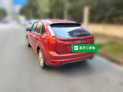 Ford Focus 2013, 77800 км, за 3523 USD - фото 4