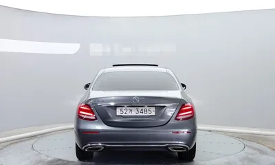 Mercedes-Benz E-Class 2018, 58471 км, за 17715.51 USD