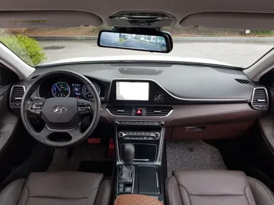 Hyundai Grandeur 2018, 100512 км, за 11487.46 USD - фото 10