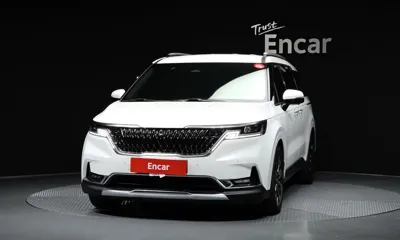 Kia Canival 2021, 118593 км, за 15823.4 USD
