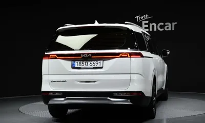 Kia Canival 2021, 118593 км, за 15823.4 USD