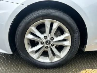 Kia K5 2011, 173366 км, за 2405.25 USD