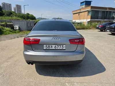 Audi A6 2013, 330183 км, за 2931.6 USD