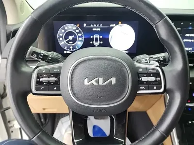 Kia Canival 2023, 60861 км, за 16738.87 USD - фото 9