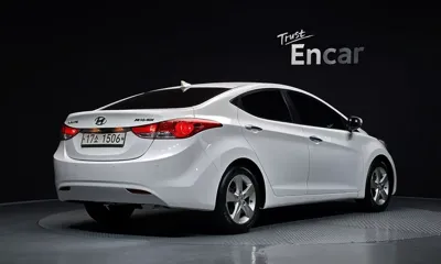 Hyundai Avante 2012, 163821 км, за 2822.63 USD