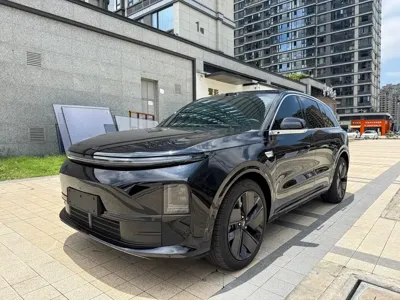 Li Auto Li L6 · 2025 год