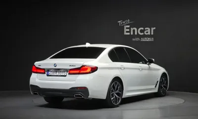 BMW 5-Series 2023, 43374 км, за 36364.85 USD