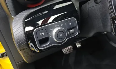 Mercedes-Benz A-Class 2023, 23165 км, за 27952.93 USD - фото 12