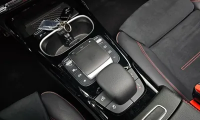 Mercedes-Benz A-Class 2023, 23165 км, за 27952.93 USD - фото 16