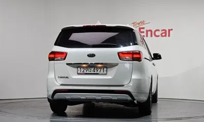 Kia Canival 2017, 118282 км, за 7417.62 USD