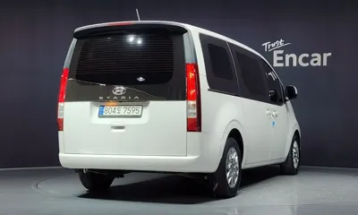 Hyundai Staria 2022, 88848 км, за 15302.46 USD