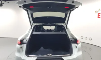 Porsche Cayenne 2020, 115058 км, за 41674.79 USD - фото 20