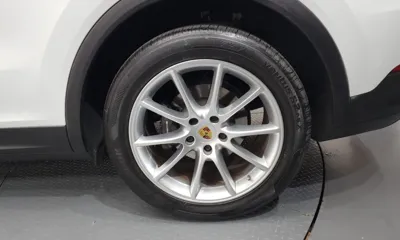 Porsche Cayenne 2020, 115058 км, за 41674.79 USD - фото 21