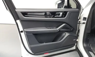 Porsche Cayenne 2020, 115058 км, за 41674.79 USD - фото 24