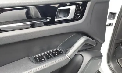 Porsche Cayenne 2020, 115058 км, за 41674.79 USD - фото 27