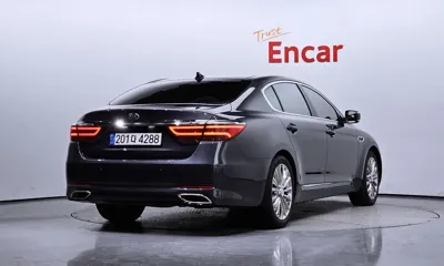 Kia K9 2015, 106598 км, за 7811.47 USD