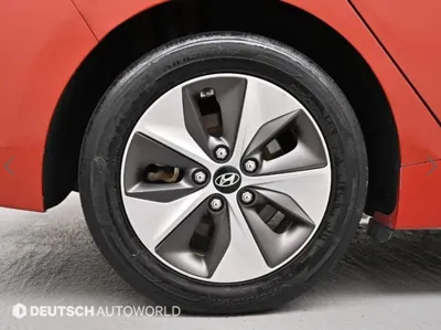 Hyundai Ioniq 2018, 156826 км, за 6400.06 USD