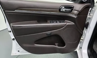 Jeep Cherokee 2019, 98357 км, за 14006.52 USD - фото 24