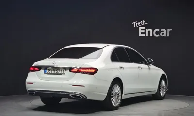 Mercedes-Benz E-Class 2022, 16039 км, за 30279.34 USD