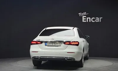 Mercedes-Benz E-Class 2022, 16039 км, за 30279.34 USD