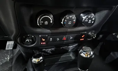 Jeep Wrangler 2017, 34811 км, за 15601.63 USD - фото 18