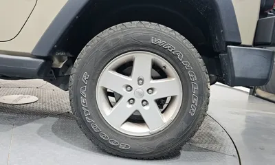 Jeep Wrangler 2017, 34811 км, за 15601.63 USD - фото 21