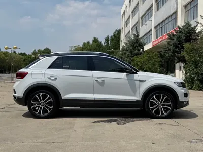 Volkswagen T-Roc 2021, 30000 км, за 14572.56 USD