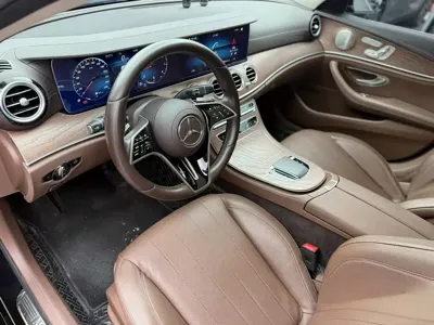 Mercedes-Benz E-Class 2021, 70000 км, за 36049.92 USD