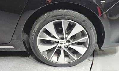 Kia K5 2016, 130975 км, за 6026.49 USD