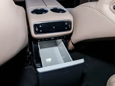 Li Auto Li L8 2025, 4400 км, за 42053.08 USD - фото 32