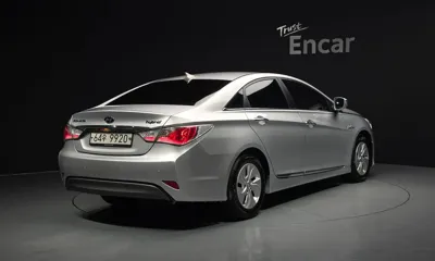 Hyundai Sonata 2014, 212871 км, за 2494.42 USD