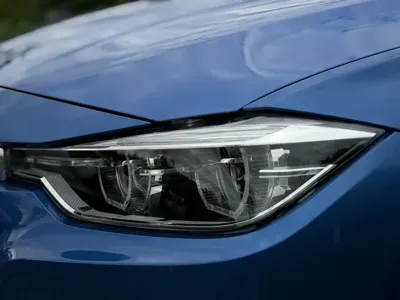 BMW 3 Series 2018, 101000 км, за 11652.21 USD