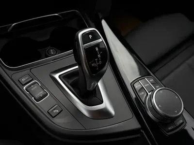 BMW 3 Series 2018, 101000 км, за 11652.21 USD - фото 11