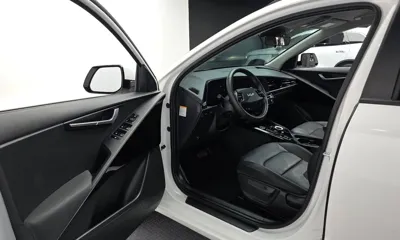 Kia Niro 2023, 18474 км, за 19029.8 USD - фото 10