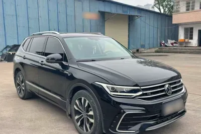 Volkswagen Tiguan L 2022, 60900 км, за 20104 USD